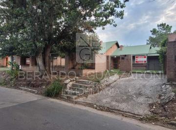 Casa · 265m² · 4 Ambientes · 1 Cochera - Berardo/Guazzaroni · Casa en Venta - Barrio El Refugio - Arguello (Apto Duplex!)