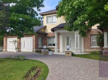 Casa · 326m² · 6 Ambientes · 2 Cocheras · Casa en La Concepción