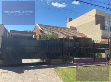 Casa · 230m² · 5 Ambientes · 1 Cochera · Casa en Centro de Lujan
