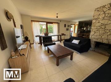 Casa · 210m² · 5 Ambientes · Venta y Alquiler Casa en Rumenco