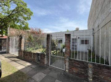 Casa de 5 ambientes, Quilmes · Casa 5 Ambientes con Patio y Entrada Para Vehículo, Quilmes Oeste.