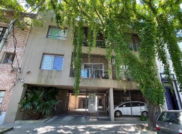 Departamento · 120m² · 3 Ambientes · 1 Cochera · Triplex con Jardín y Patio en San Isidro