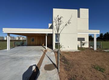Casa · 170m² · 5 Ambientes · 2 Cocheras · Casa en Los Pasos del Jockey 4