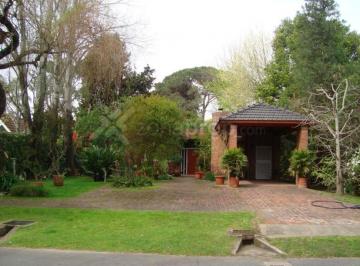 Casa de 3 ambientes, Berazategui · Hermosa Propiedad en Alquiler en Country Club El Carmen
