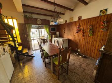 Casa · 204m² · Terreno Para Desarrollo a La Venta en Saavedra