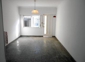 Departamento · 70m² · 3 Ambientes · Venta Departamento 3 Amb. Pta. Baja Frente - Ramos Mejia con Renta - Patio y Lavadero