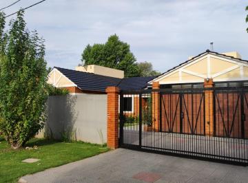 Casa de 4 ambientes, La Plata · Casa en Zona Country de Estudiantes, City Bell