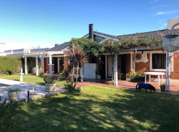 Casa de 4 ambientes, La Plata · Casa en Zona Country de Estudiantes, City Bell