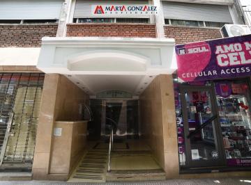 Departamento · 90m² · 4 Ambientes · 1 Cochera · Excelente 4 Ambientes Céntrico con Cochera en Venta