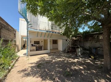 Casa · 157m² · 6 Ambientes · 1 Cochera · Casa a La Venta 4 Dorm. en Nuevo Alberdi