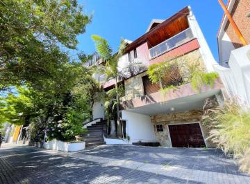 Casa en Venta de 6 ambientes · Exclusiva Casa de 6 Ambientes en Venta en Villa Devoto