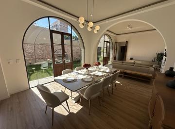 Casa · 203m² · 6 Ambientes · 1 Cochera · Venta de Casa a Estrenar en Lourdes - 3 Dorm. y Estudio.