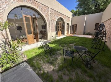 Casa · 203m² · 6 Ambientes · 1 Cochera · Venta de Casa a Estrenar en Lourdes - 3 Dorm. y Estudio.