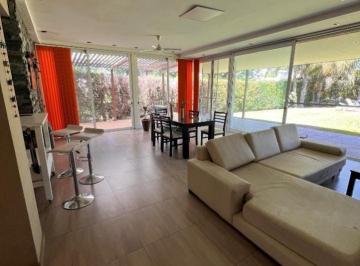 Casa · 223m² · 11 Ambientes · 4 Cocheras · Casa Country Aires del Llano!
