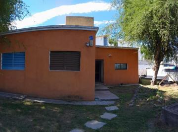 Casa · 75m² · 6 Ambientes · 1 Cochera · Casa a La Venta Villa Allende Barrio La Cruz