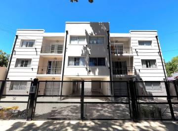 Departamento · 38m² · 2 Ambientes · 1 Cochera · Impecable Dpto de Dos Ambientes con Cochera Cubierta!