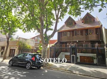 Casa · 134m² · 4 Ambientes · 4 Cocheras · Duplex 5 Amb Garaje Jardin Quincho