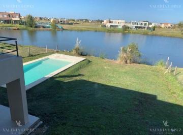 Casa · 205m² · 5 Ambientes · 1 Cochera · Casa Chalet en Venta en El Cantón, Escobar, G. B. a. Zona Norte