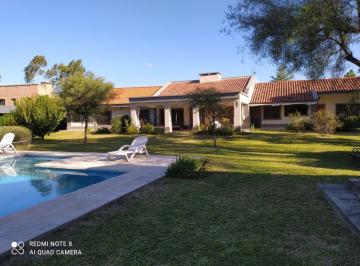 Casa · 520m² · 8 Ambientes · Venta - 3 Dorm. - Villa Eucarística Zona Sur