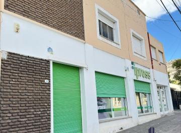 Casa · 700m² · 9 Ambientes · Casa en Villa Regina