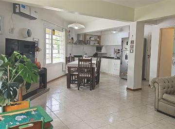 PH · 167m² · 5 Ambientes · 1 Cochera · Venta PH 3 Dorm. Cochera Barrio Mariano Moreno Neuquén