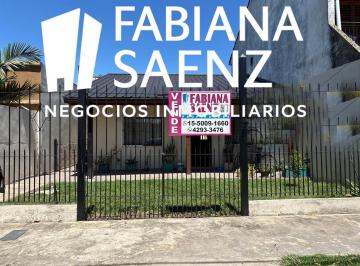 Casa · 200m² · 3 Ambientes · 1 Cochera · Casa en Venta en José Mármol
