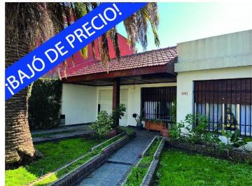 Casa · 128m² · 4 Ambientes · 2 Cocheras · Casa 4 Amb. con Pileta y Quincho en Villa Udaondo, Ituzaingó