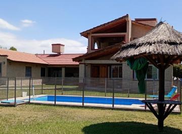 Casa · 361m² · 5 Ambientes · 3 Cocheras · Vende Casa en Barrio Privado Don David ¡Apta Credito!