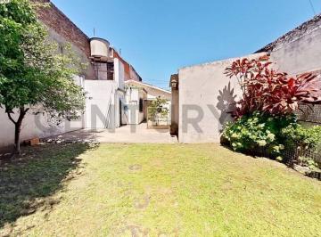 Casa · 122m² · 4 Ambientes · 2 Cocheras · Venta de Casa 4 Ambientes Villa Sarmiento