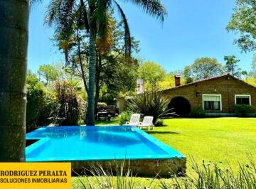Quinta vacacional · 160m² · 3 Ambientes · Quinta en Loma Verde
