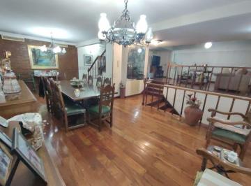 Casa de 5 ambientes, Chacarita · Excelente y Muy Amplia Casa de Estilo