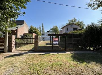 Casa · 459m² · 4 Dormitorios · 2 Cocheras · 2 Duplex en Venta