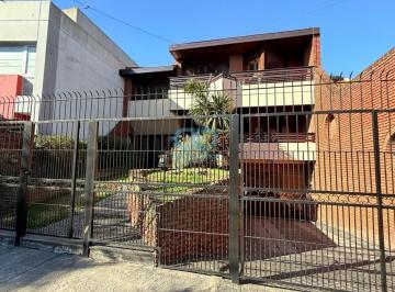 Casa · 450m² · 5 Ambientes · 4 Cocheras · Venta Importante Chalet