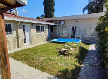 Casa · 120m² · 4 Ambientes · 1 Cochera · Casa en Venta 4 Ambientes Haedo