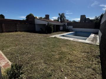 Casa · 140m² · 3 Ambientes · 2 Cocheras · Casa en Venta - Villa Belgrano, Cordoba Capital - 3 Habitaciones, 2 Baños Apta Credito