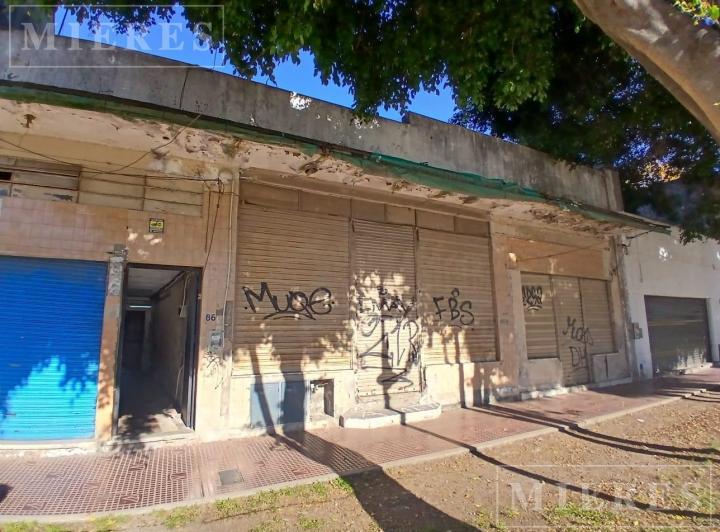 Local comercial · 870m²