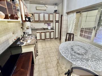 COCINA · Casa 5 Ambientes en Florencio Varela Centro, Lote 532 m².