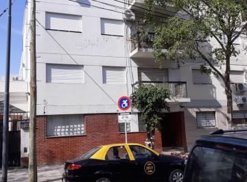 Departamento · 40m² · 2 Ambientes · Depto. 2 Amb. Planta Baja Al Frente con Patio Cubierto