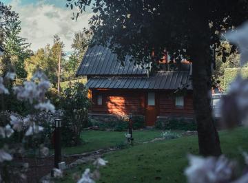 Casa · 60m² · 3 Ambientes · 1 Cochera · Casa Chalet en Alq. Temporario en Laguna El Trébol, Bariloche, Patagonia