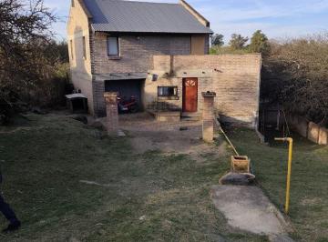 Casa de 5 ambientes, Mendiolaza · Casa con 1140 m² en Venta en Mendiolaza, 3 Dorm.