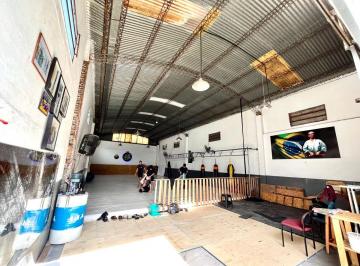 Bodega-Galpón de 4 ambientes, Rosario · Galpón + Casa Uso Comercial en Venta - Sup: 362 m²