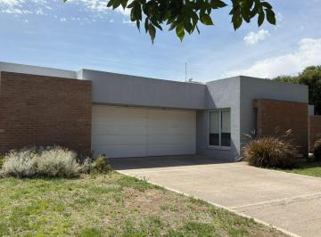 Casa · 270m² · 4 Ambientes · 2 Cocheras · Casa Planta Baja en Greenville I