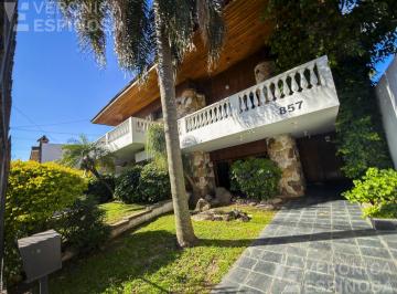 Casa · 1030m² · 7 Ambientes · 5 Cocheras · Casa en Venta, Siete Ambientes, Villa Sarmiento, Patio Cocheras Piscina