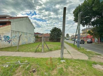 Terreno · 203m² · Terreno en Venta Equina San Martin y Fourier