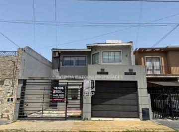 Casa · 195m² · 5 Ambientes · 3 Cocheras · Casa en Venta en Haedo