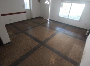Casa · 193m² · 4 Ambientes · 3 Cocheras · Casa en B° Tiro Suizo.