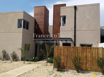 Casa · 70m² · 3 Ambientes · 1 Cochera · Duplex en Venta 3 Ambientes Ituzaingó Norte