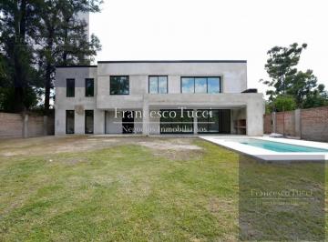 Casa · 400m² · 5 Ambientes · 1 Cochera · Casa Tipo Quinta 5 Ambientes con Pileta La Reja Moreno