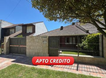 Casa · 180m² · 3 Ambientes · 2 Cocheras · Chalet de 3 Amb con Garage y Quincho con Dormitorio