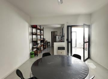 Departamento · 95m² · 3 Ambientes · Venta Departamento de Pasillo 2 Dorm. con Terraza y Patio en Barrio Abasto